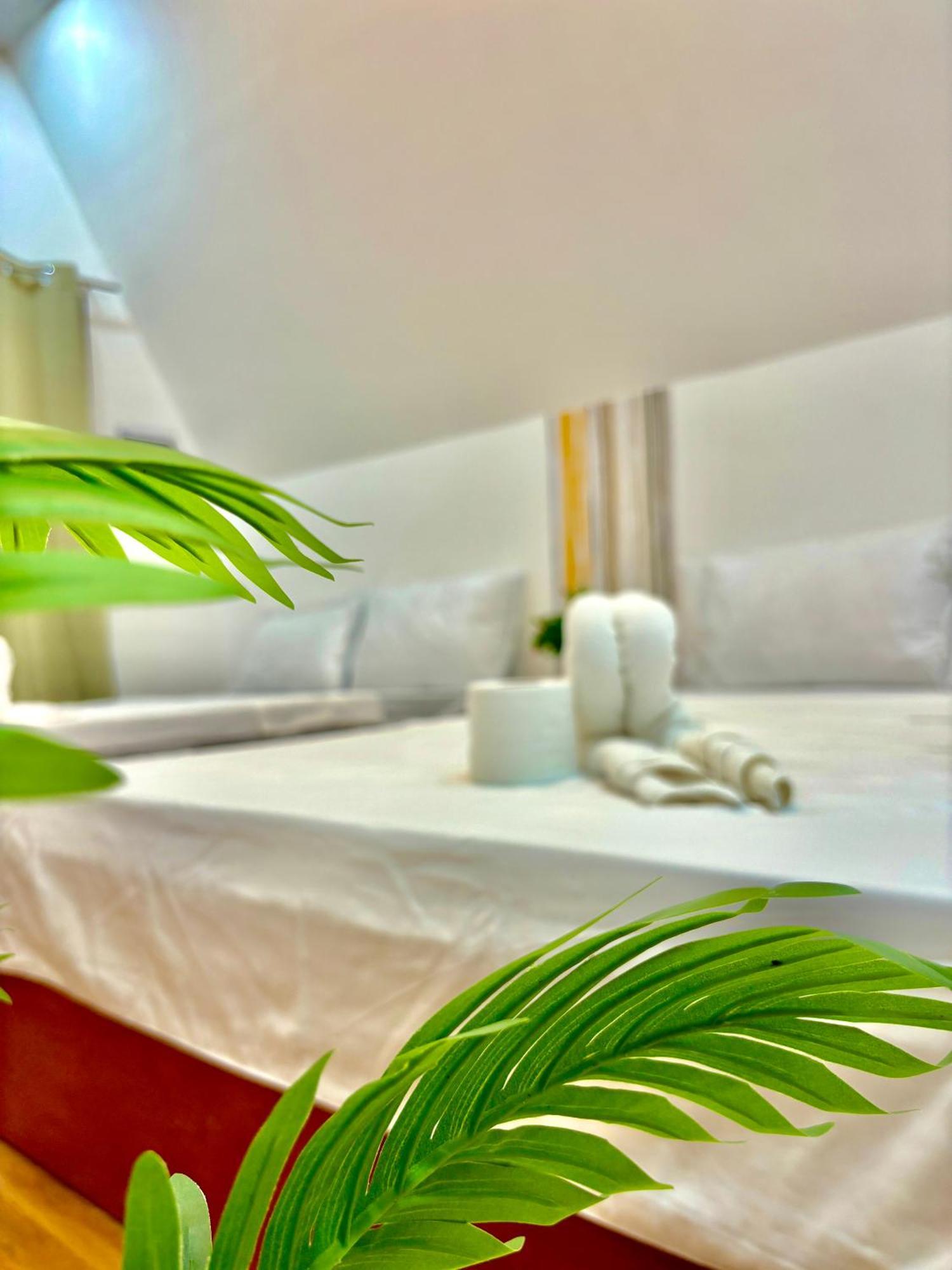 Villa Lovi Panagsama Beach Moalboal Exterior foto
